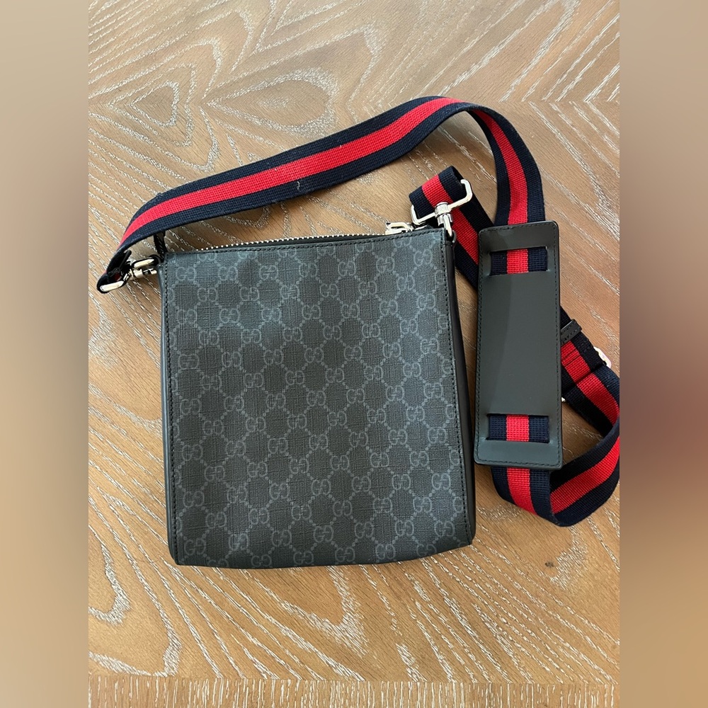 Authentic Gucci crossbody bag - Picture 5 of 5